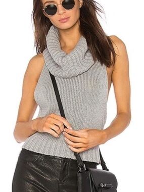 Parisienne Nights Top
ONE TEASPOON
Color: Grey Size:Large